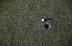 ball-golf-golf-ball-97768